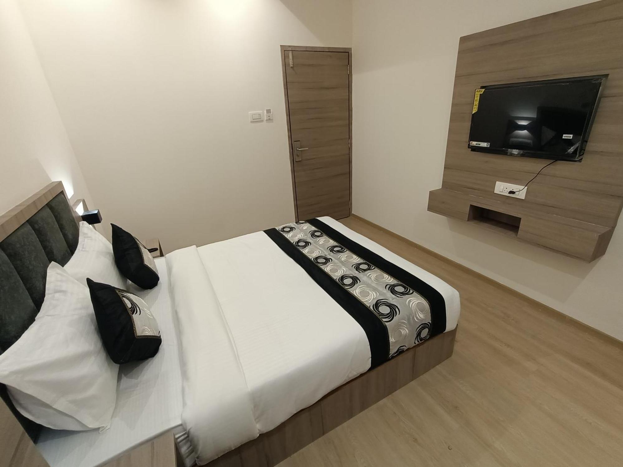 Hotel Beverly Palace Santacruz - Near Bkc - Mumbai Airport T1 Zewnętrze zdjęcie