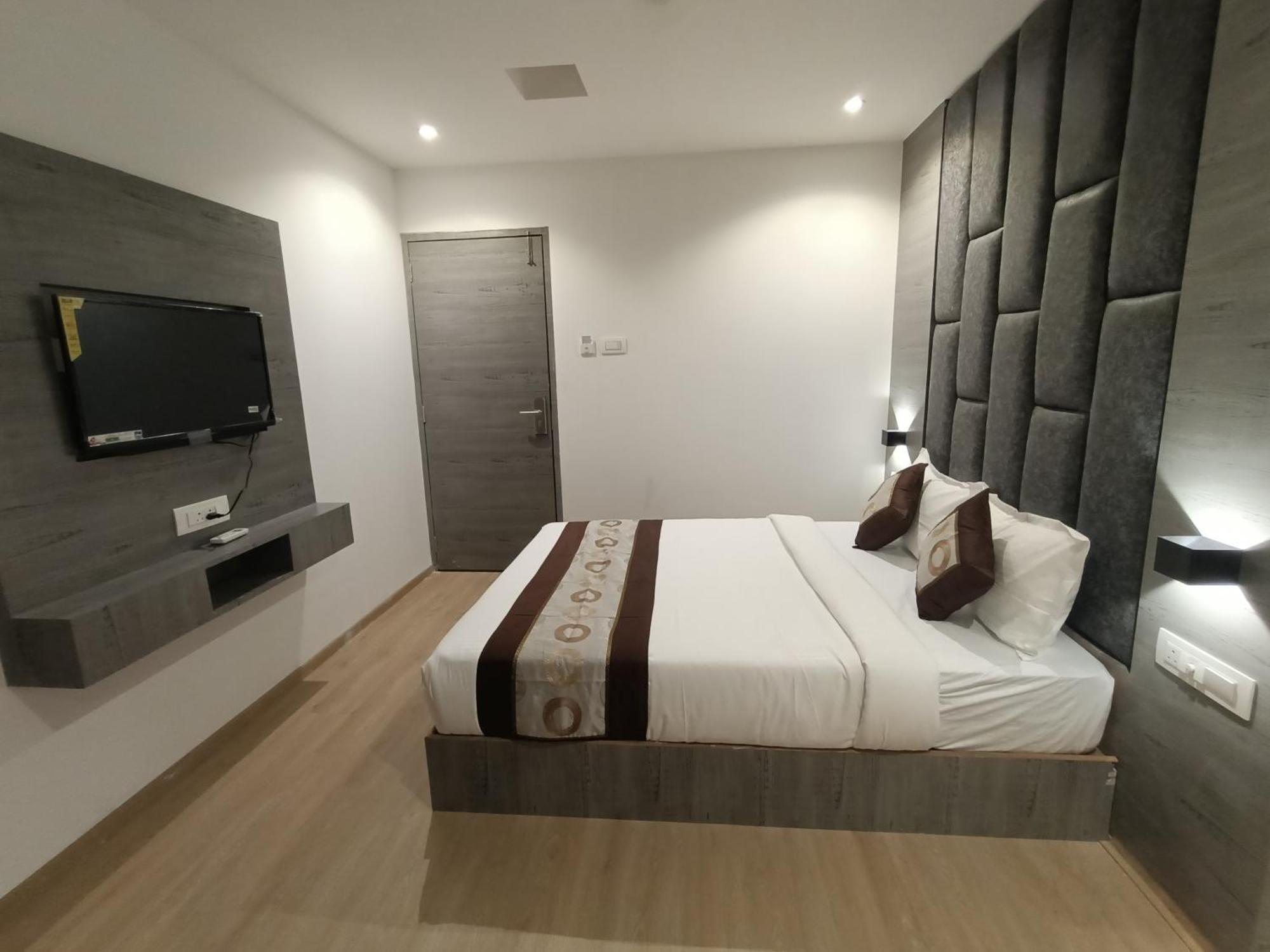 Hotel Beverly Palace Santacruz - Near Bkc - Mumbai Airport T1 Zewnętrze zdjęcie