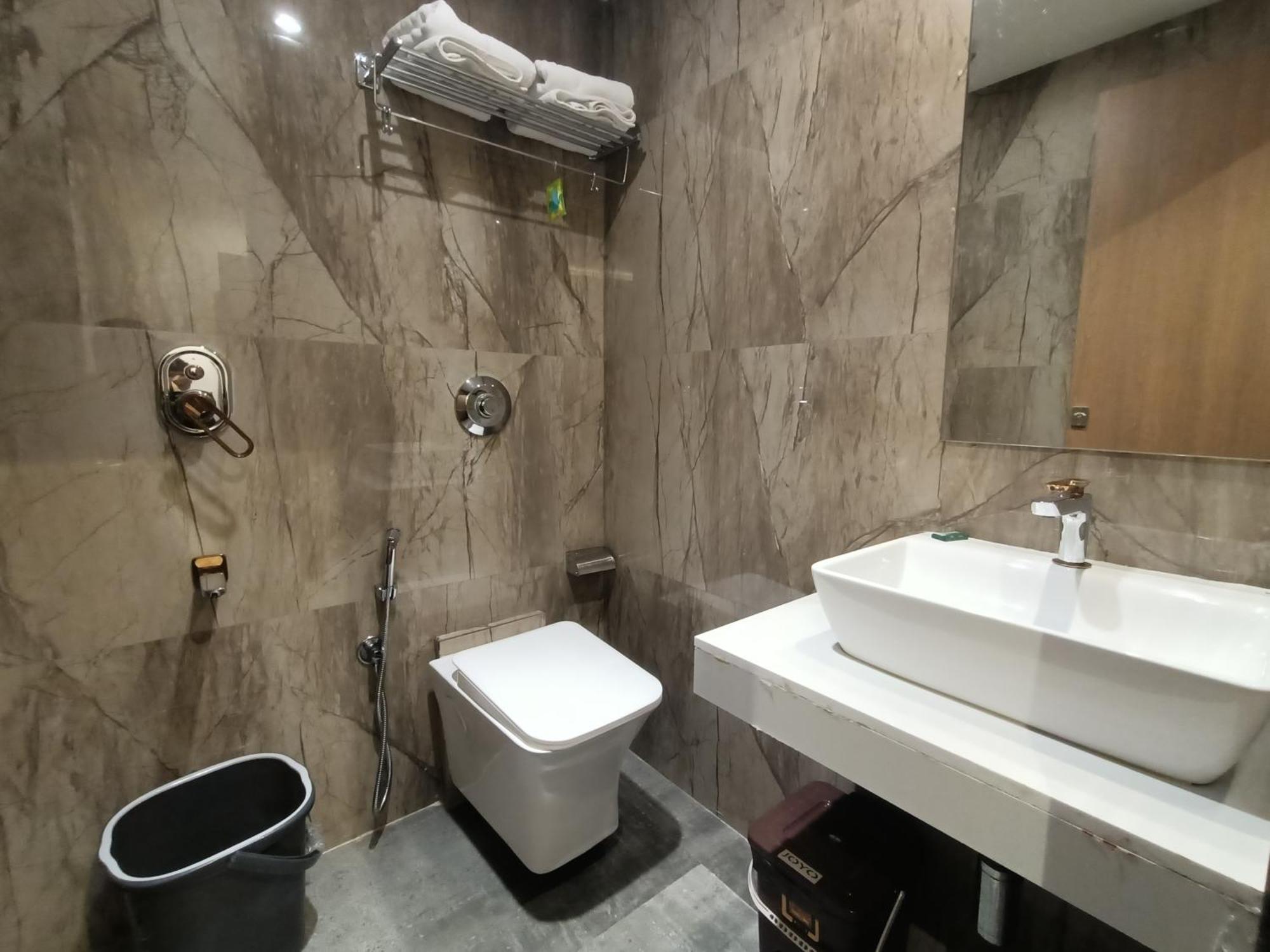 Hotel Beverly Palace Santacruz - Near Bkc - Mumbai Airport T1 Zewnętrze zdjęcie