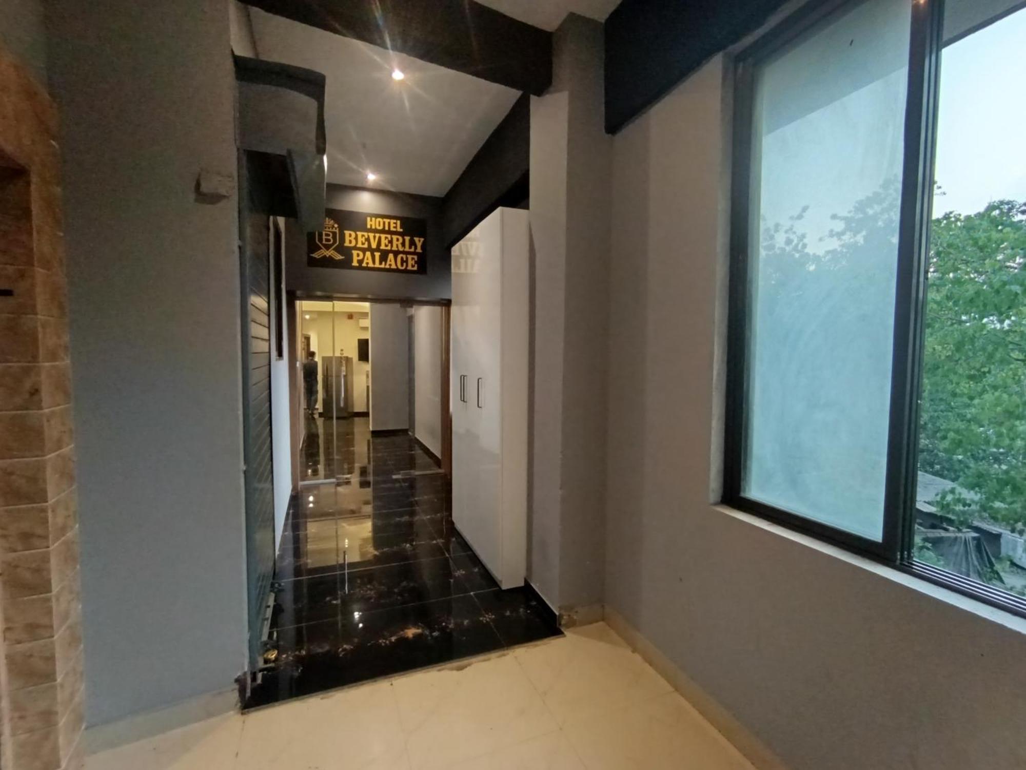 Hotel Beverly Palace Santacruz - Near Bkc - Mumbai Airport T1 Zewnętrze zdjęcie